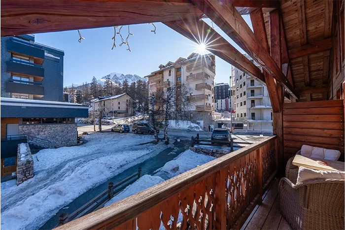Chalet Hotel Vars station